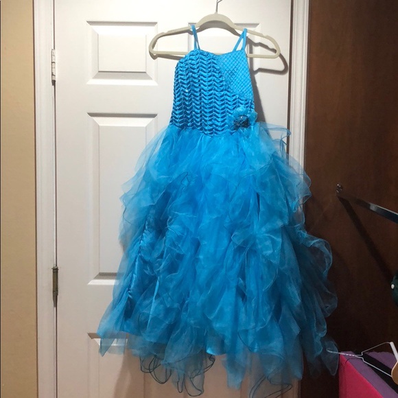 Formal Dress - Picture 2 of 3
